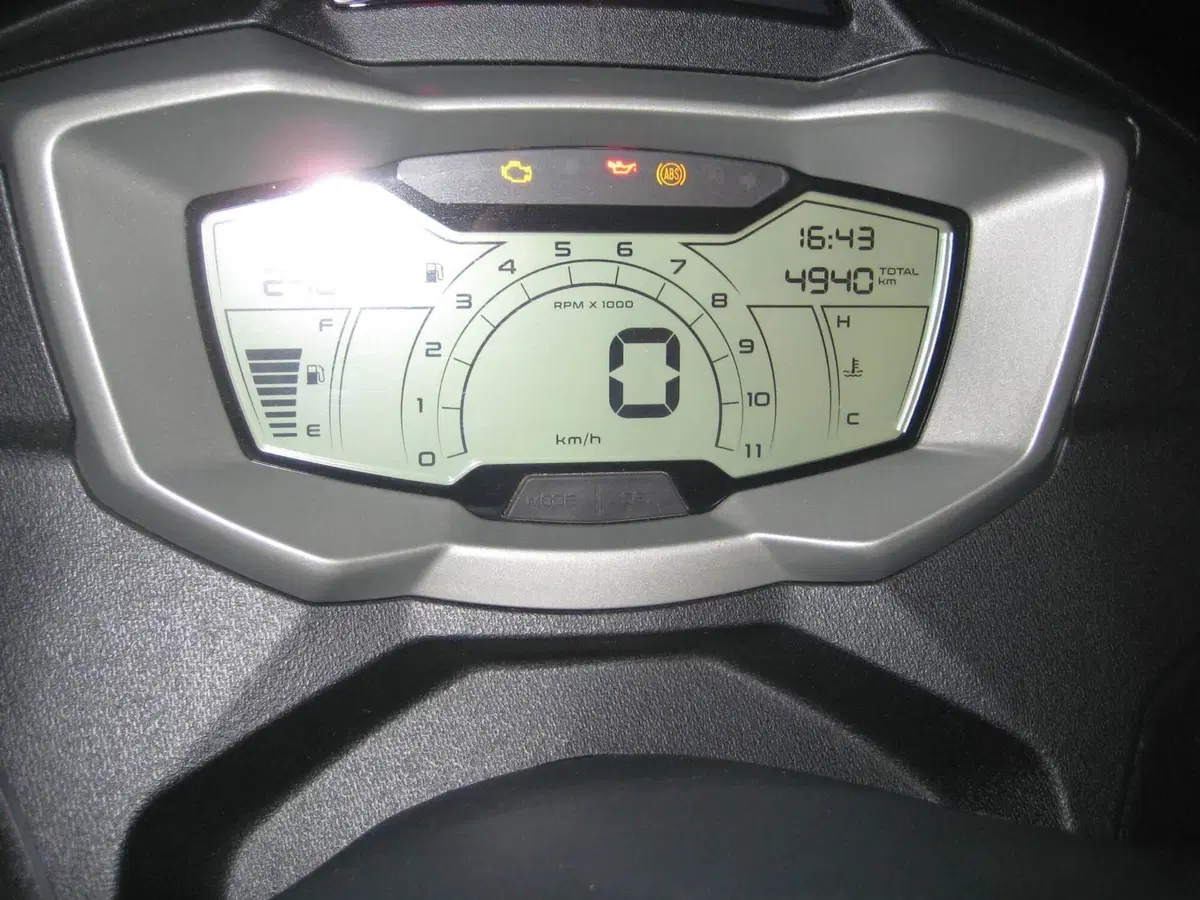 Piaggio MP3 310 (2025 - 26) (6)