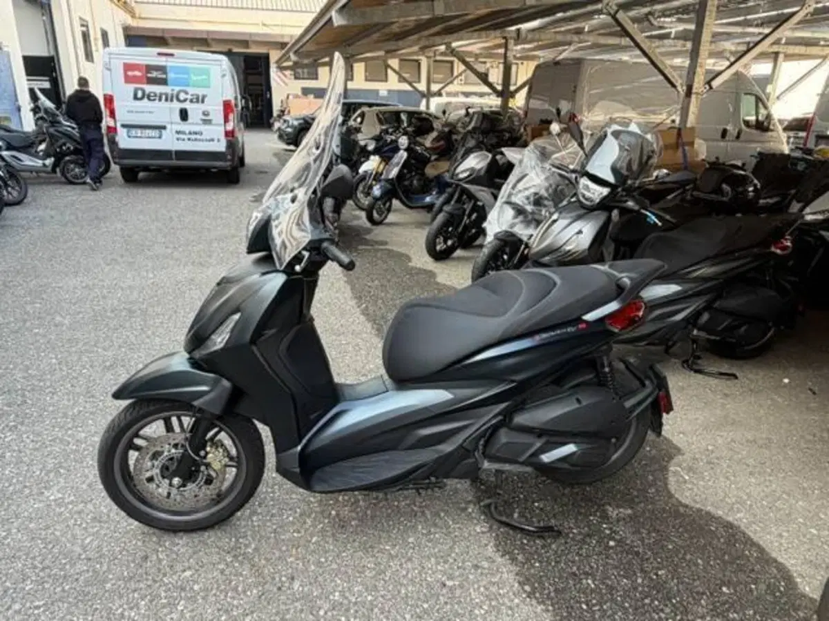 Piaggio Beverly 300 S ABS-ASR (2021 - 25) (4)