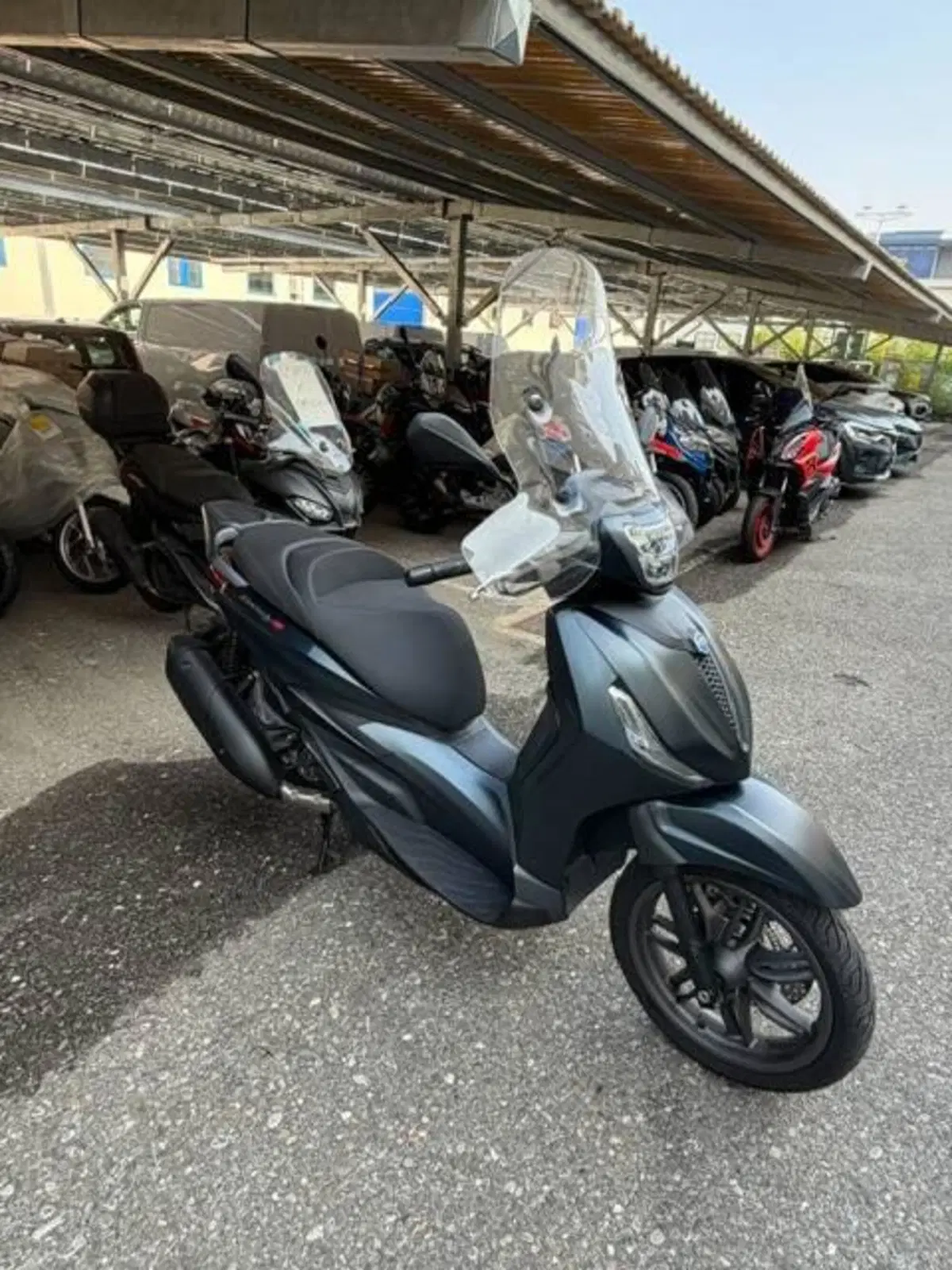 Piaggio Beverly 300 S ABS-ASR (2021 - 25) (2)