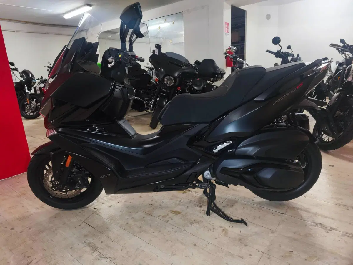 Kymco Xciting VS 400i (2023 - 26) (2)
