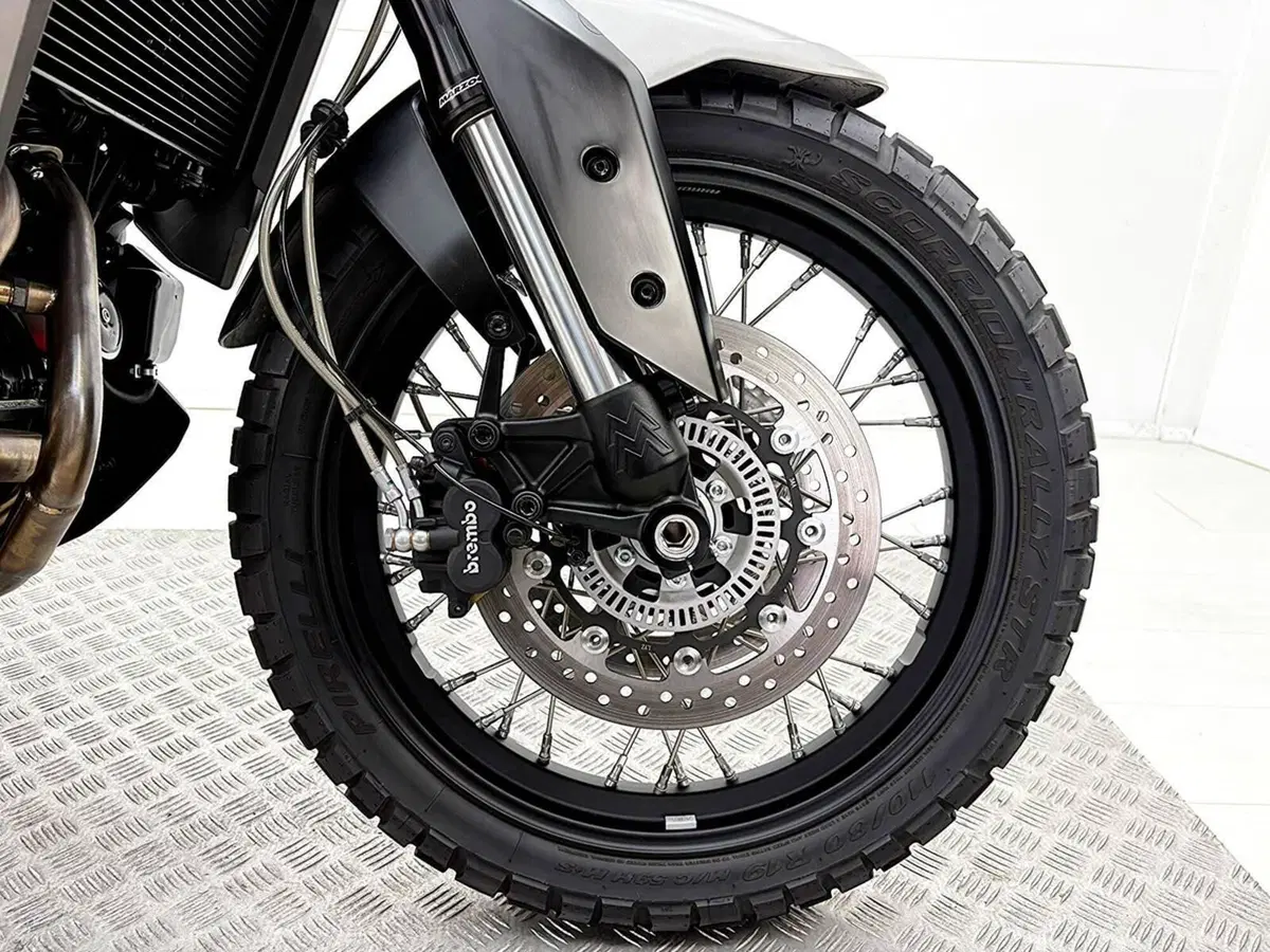 Moto Morini X-Cape 650 (2021 - 26) (12)