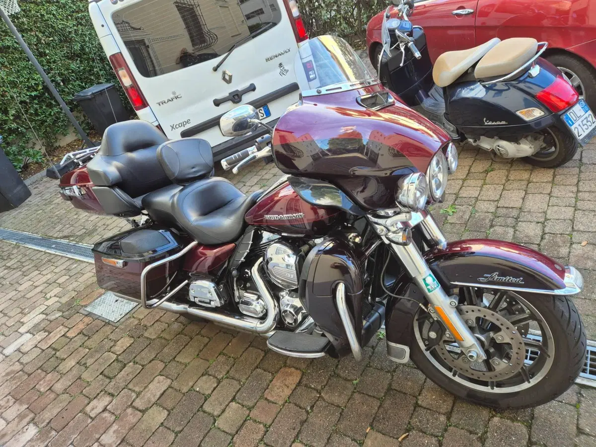 Harley-Davidson 1690 Electra Glide Ultra Limited Low (2014 - 16) - FLHTKL (2)