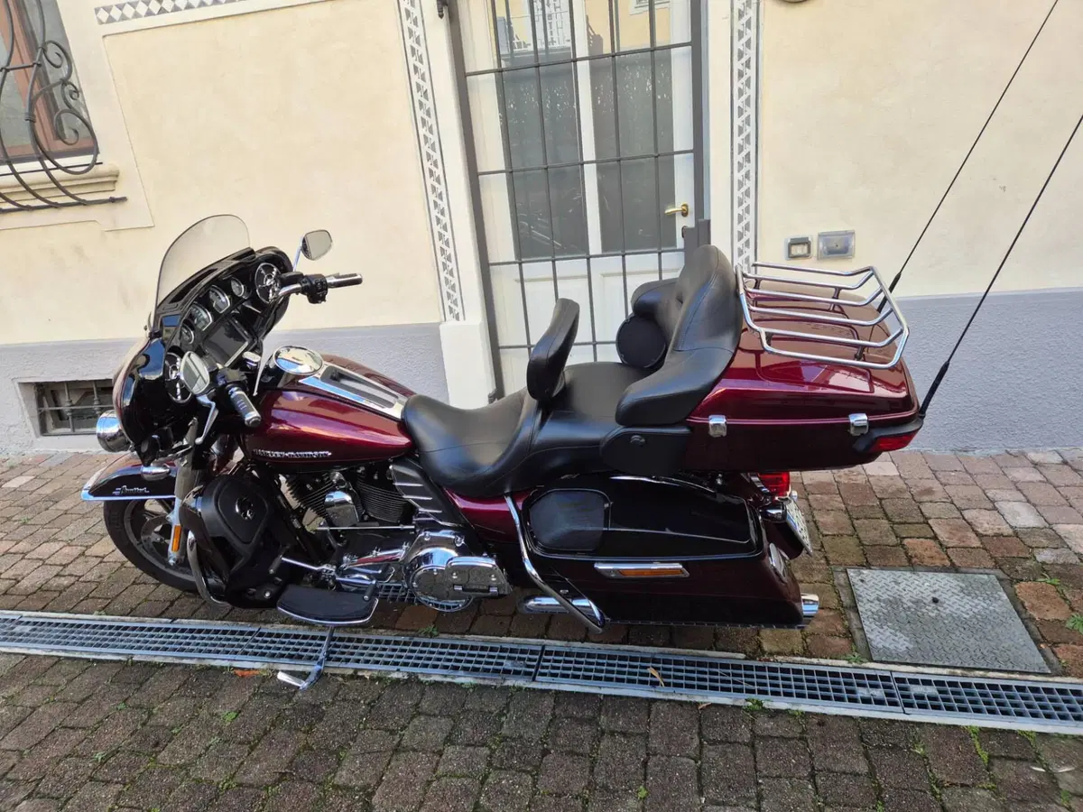 Harley-Davidson 1690 Electra Glide Ultra Limited Low (2014 - 16) - FLHTKL (3)