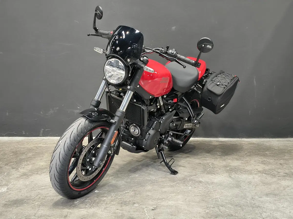 Royal Enfield Guerrilla 450 Apex (2026) (4)