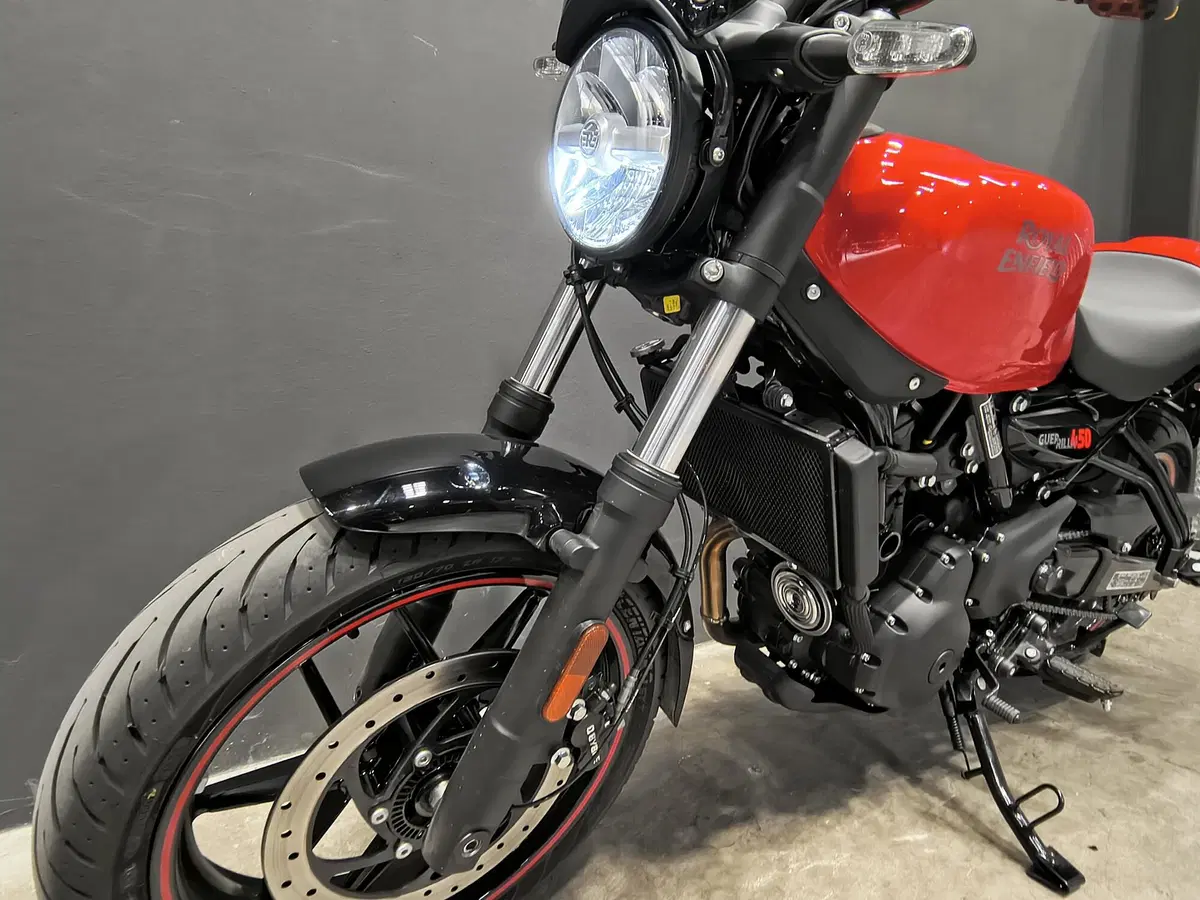 Royal Enfield Guerrilla 450 Apex (2026) (7)