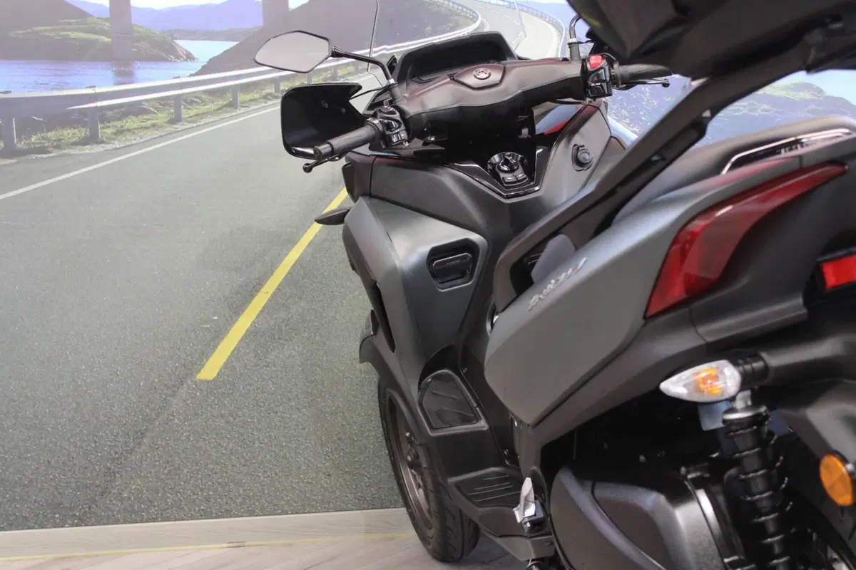 Yamaha Tricity 300 (2020) (17)