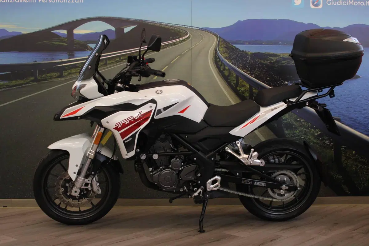 Benelli TRK 251 (2022 - 25) (7)