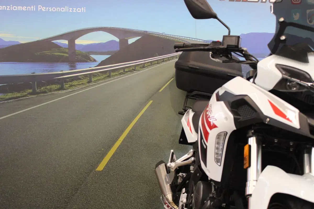 Benelli TRK 251 (2022 - 25) (10)