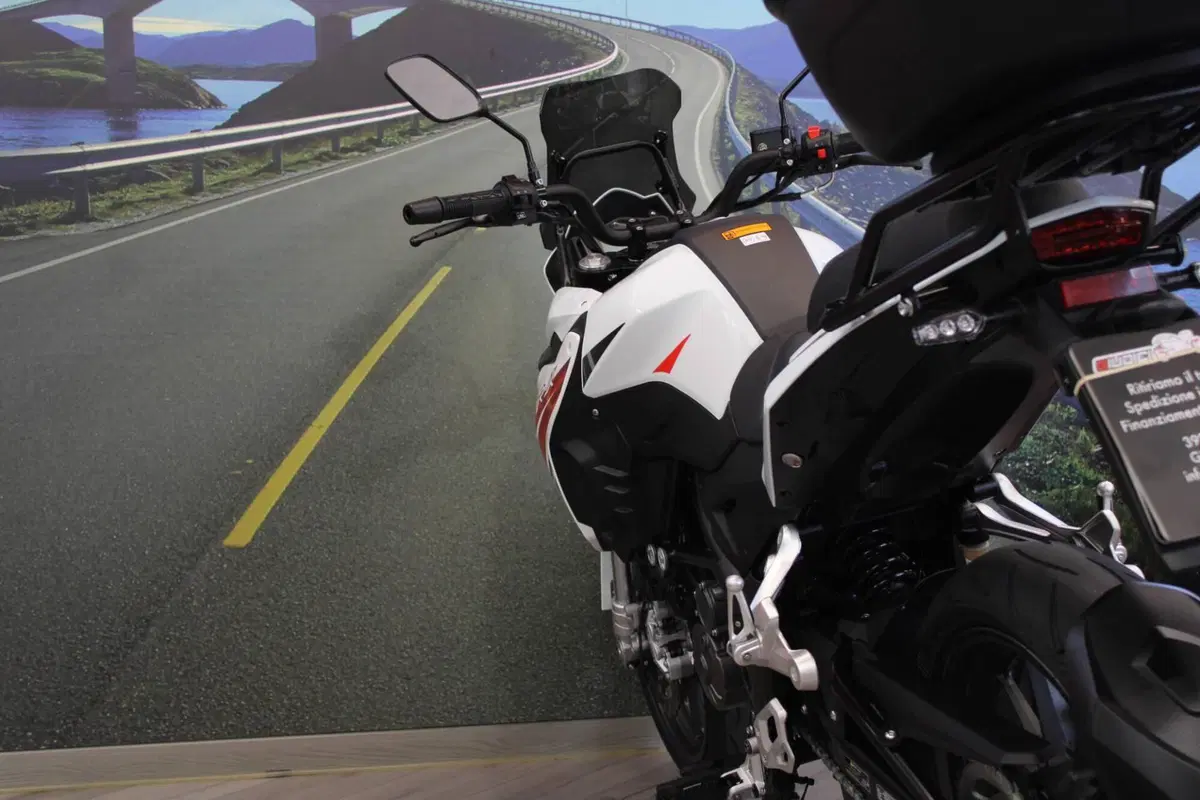 Benelli TRK 251 (2022 - 25) (17)