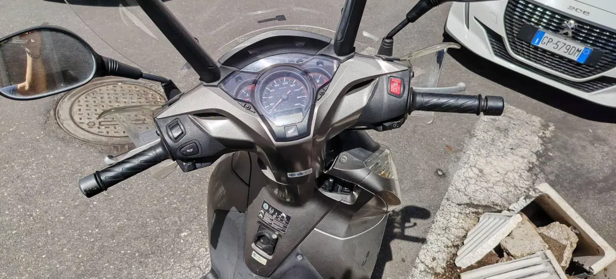 Honda SH 300 i Sport ABS (2018 - 20) (2)