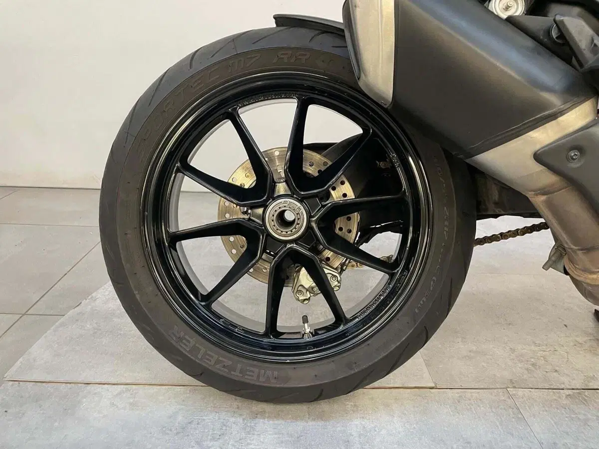 Ducati Hyperstrada 821 (2013 - 15) (5)