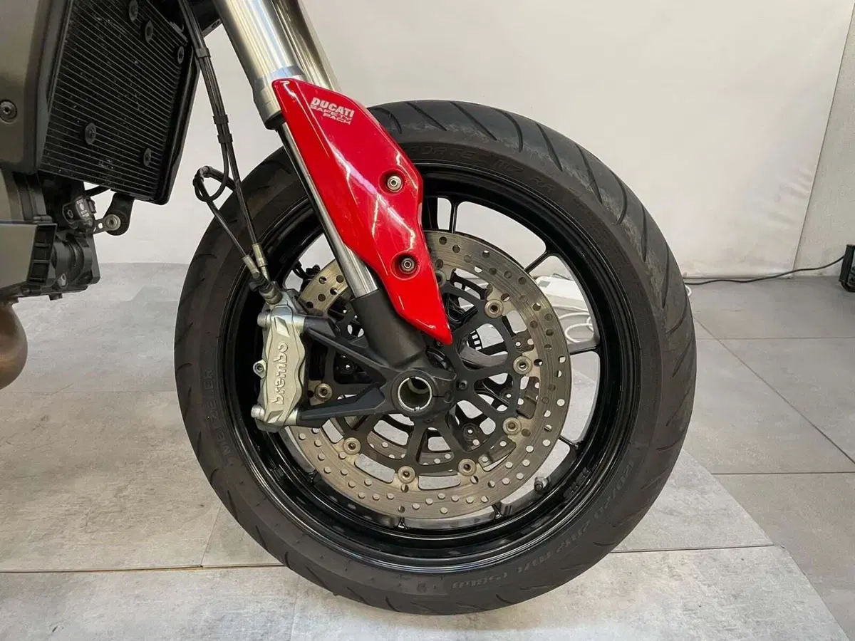 Ducati Hyperstrada 821 (2013 - 15) (6)