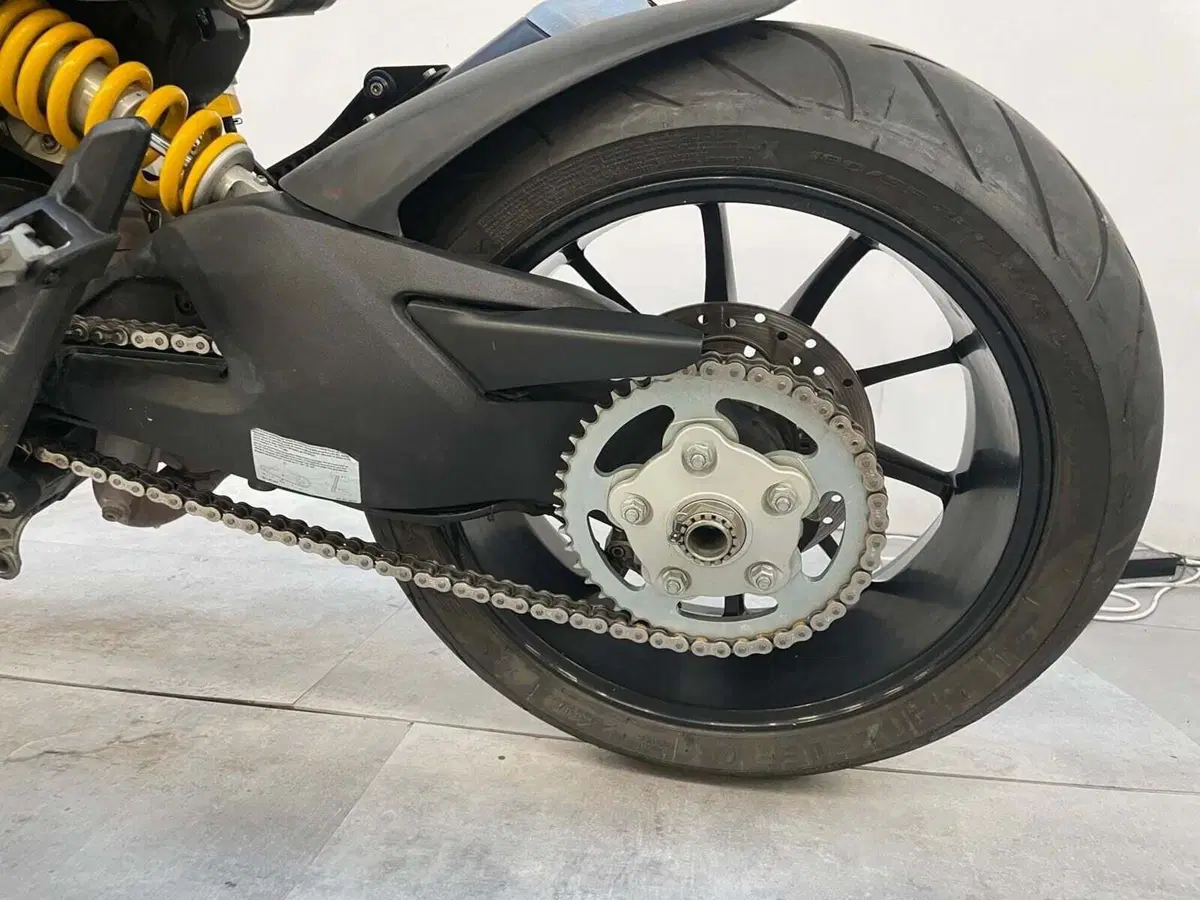 Ducati Hyperstrada 821 (2013 - 15) (9)