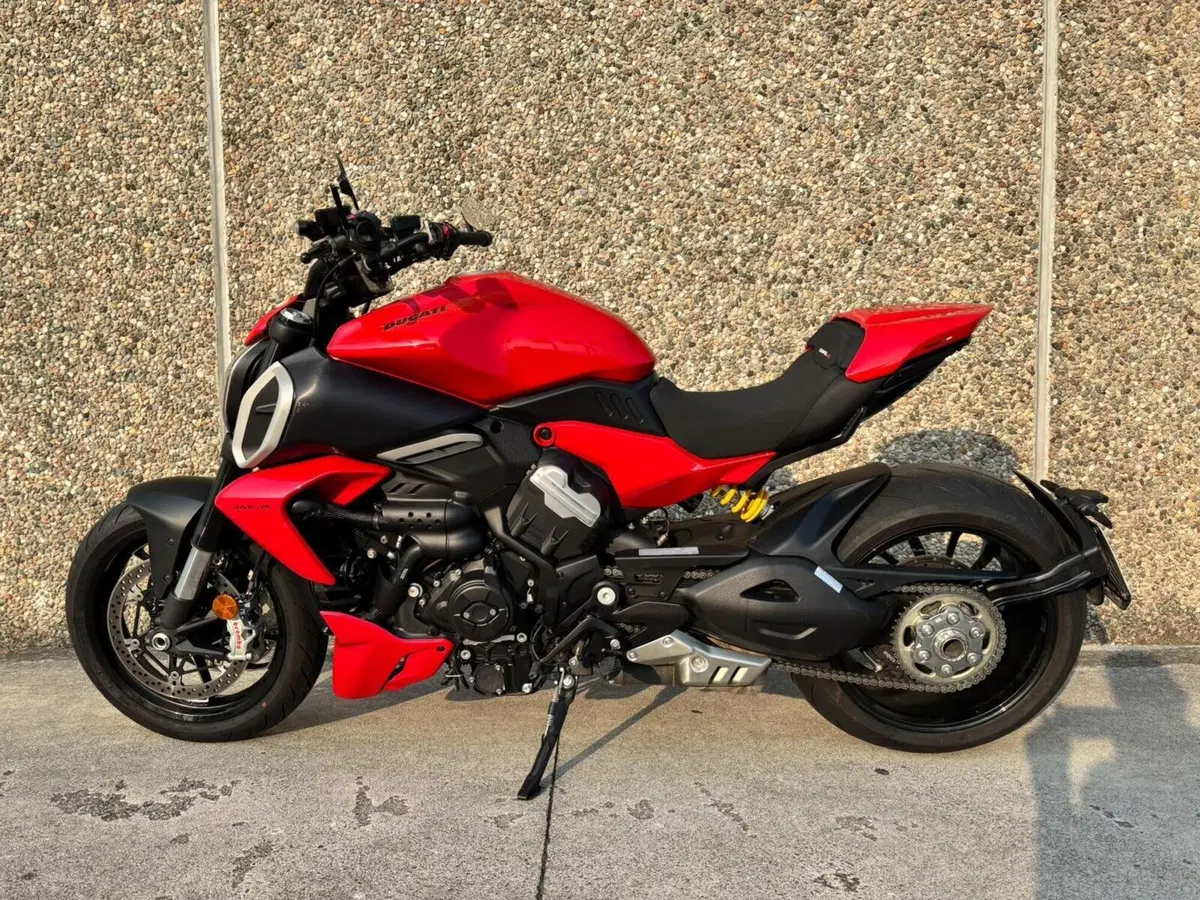Ducati Diavel V4 (2023 - 26) (2)