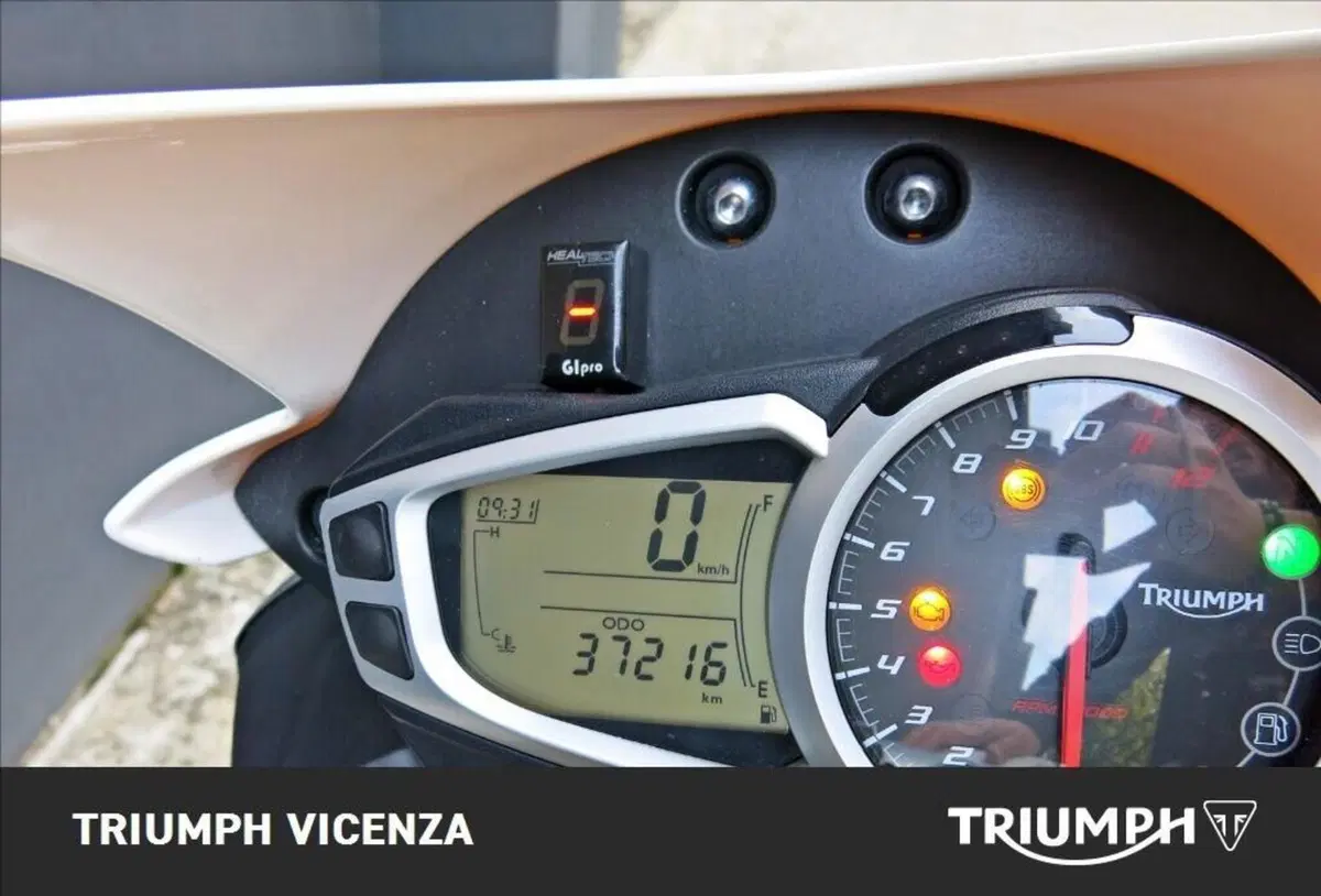 Triumph Speed Triple 1050 R ABS (2011 - 15) (9)