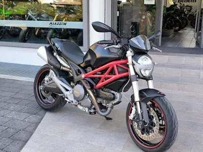 Ducati Monster 696 Plus (2007 - 14) usata