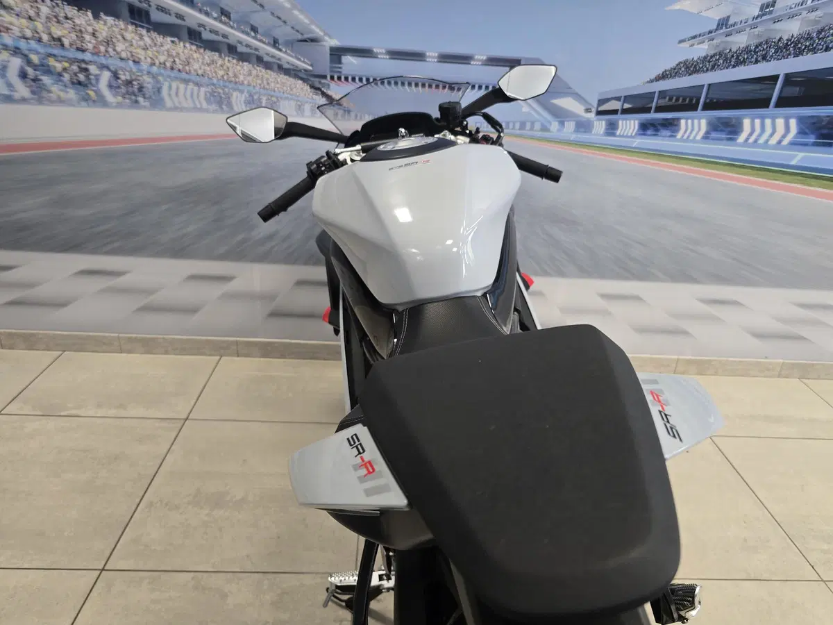 CFMOTO 675SR-R (2025 - 26) (6)