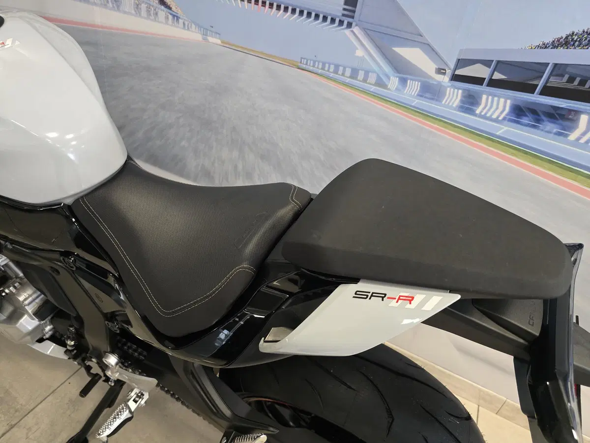 CFMOTO 675SR-R (2025 - 26) (10)