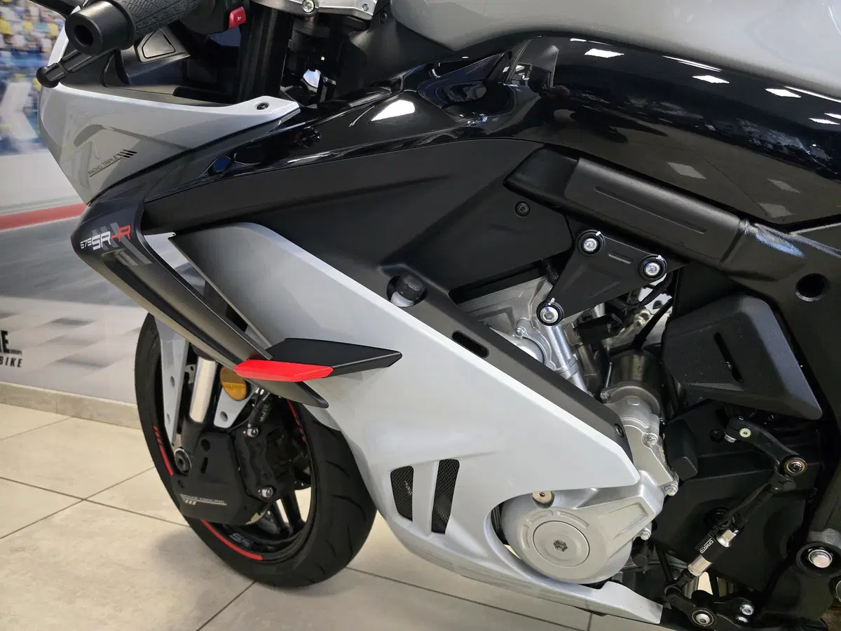 CFMOTO 675SR-R (2025 - 26) (12)