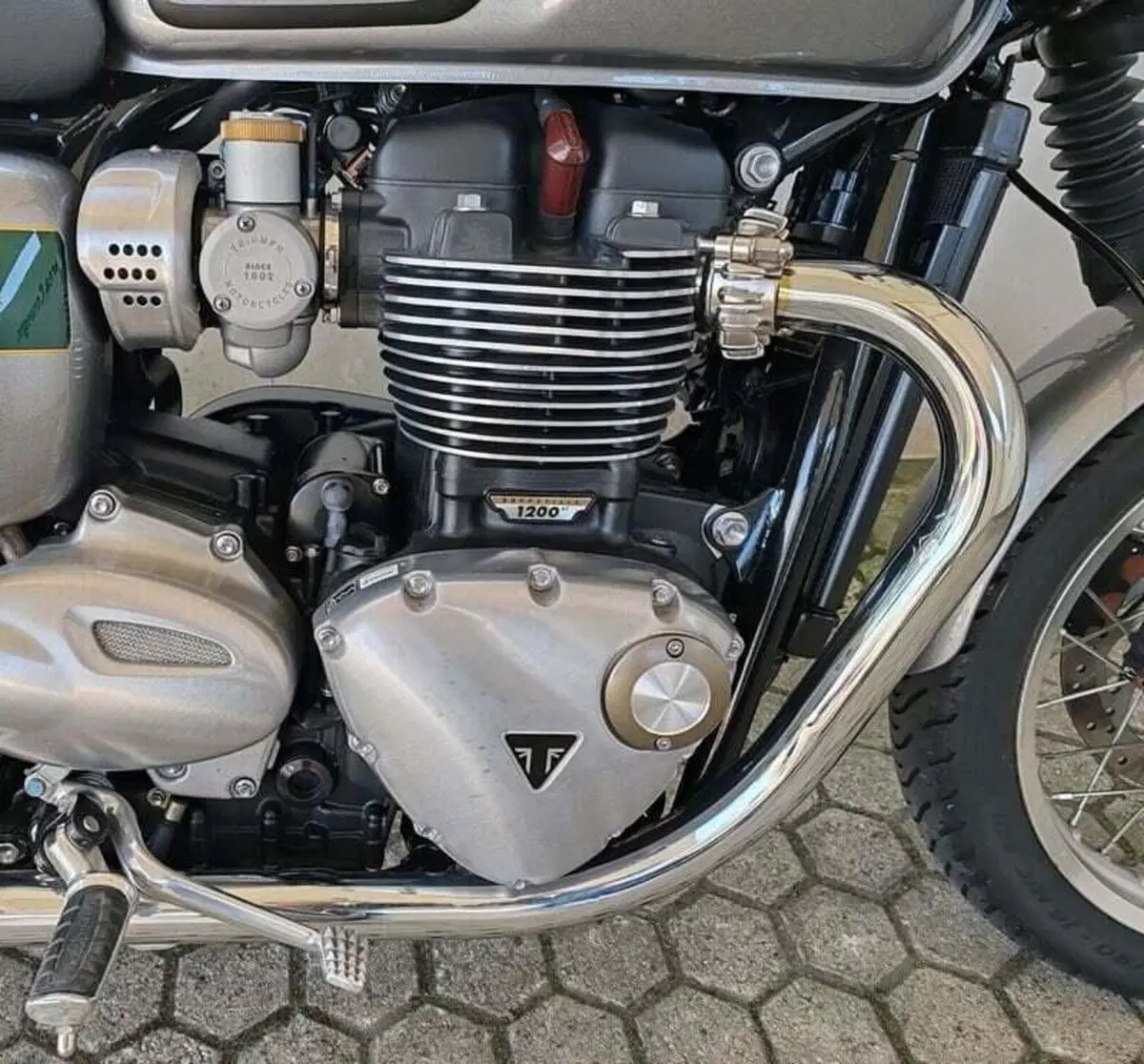 Triumph Bonneville T120 (2021 - 25) (9)