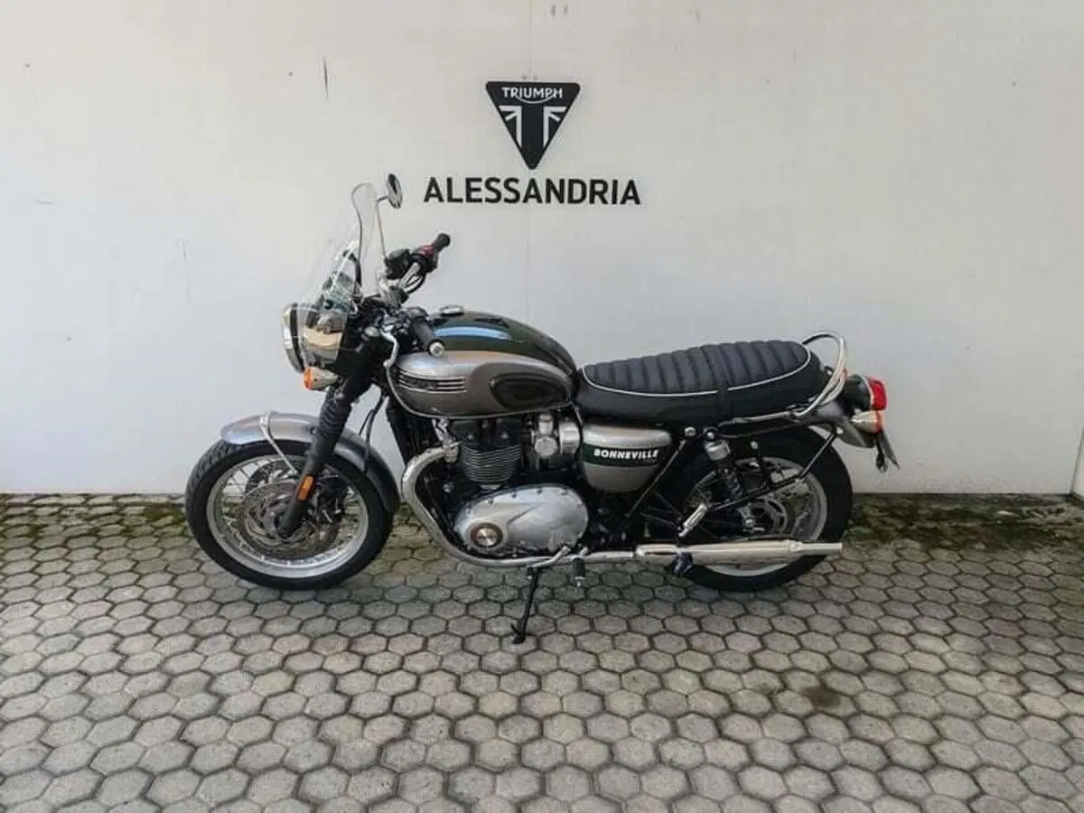 Triumph Bonneville T120 (2021 - 25) (2)
