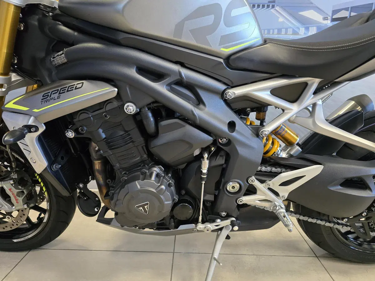 Triumph Speed Triple 1200 RS (2021 - 24) (9)