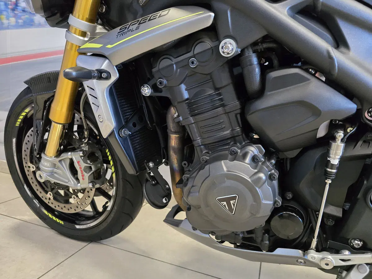 Triumph Speed Triple 1200 RS (2021 - 24) (11)