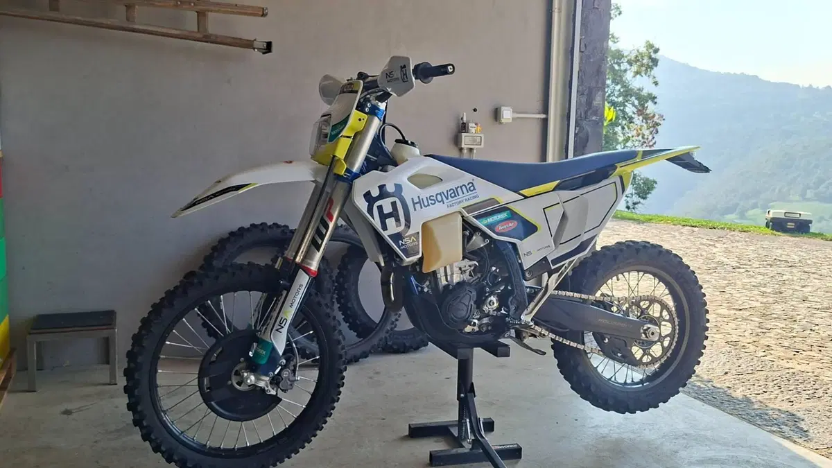 Husqvarna FE 450 (2024) (2)