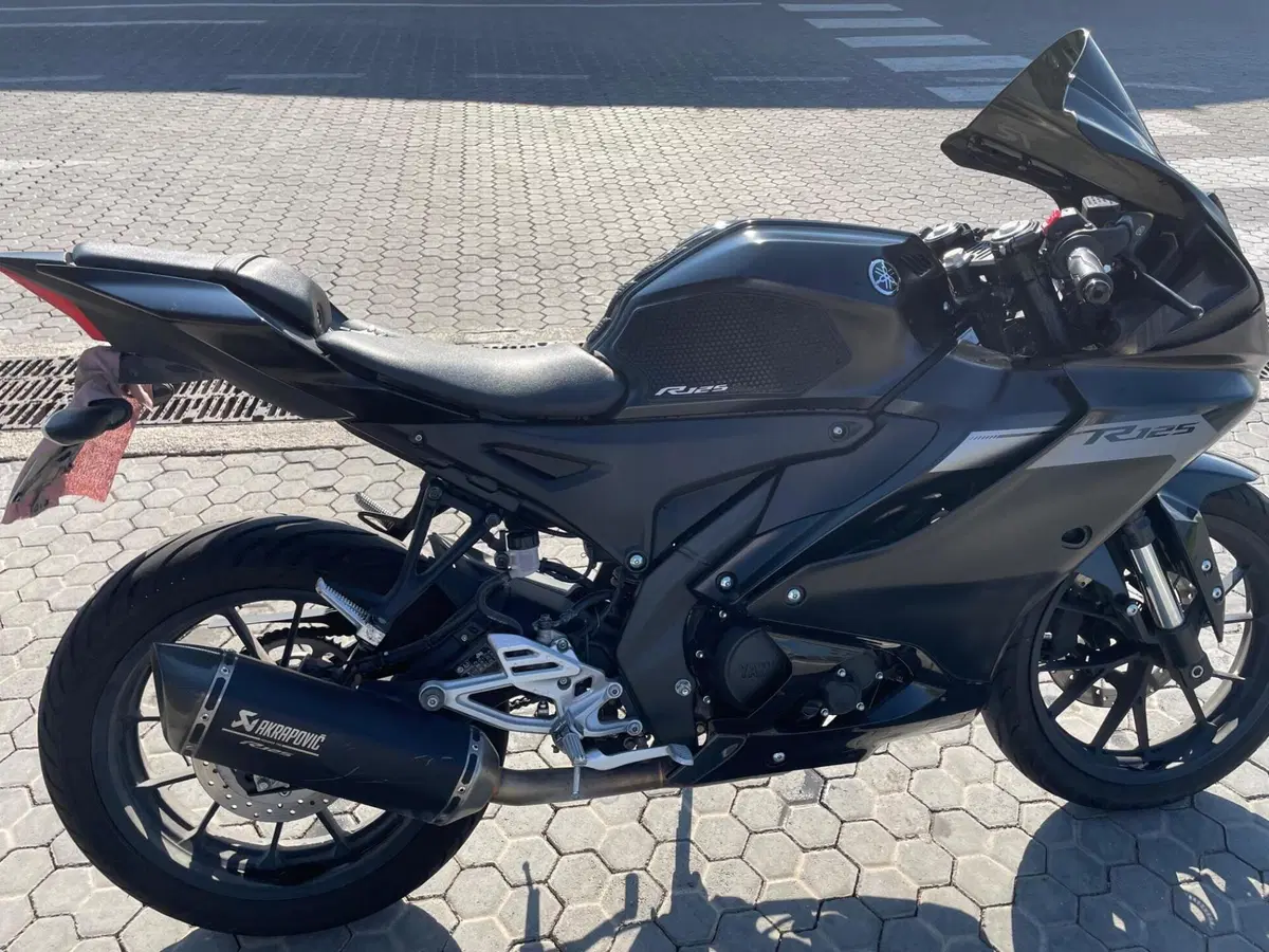 Yamaha YZF R125 (2023 - 26) (2)