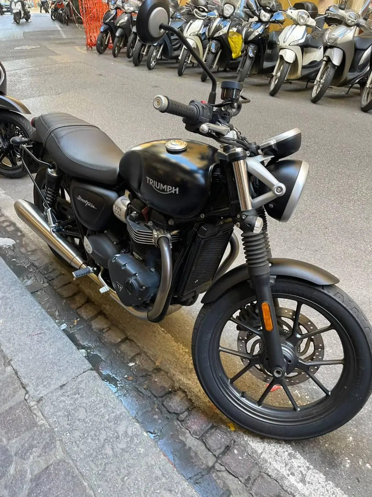 Triumph Street Twin 900 (2017 - 18)
