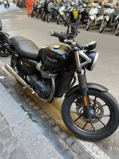 Triumph Street Twin 900 (2017 - 18) usata
