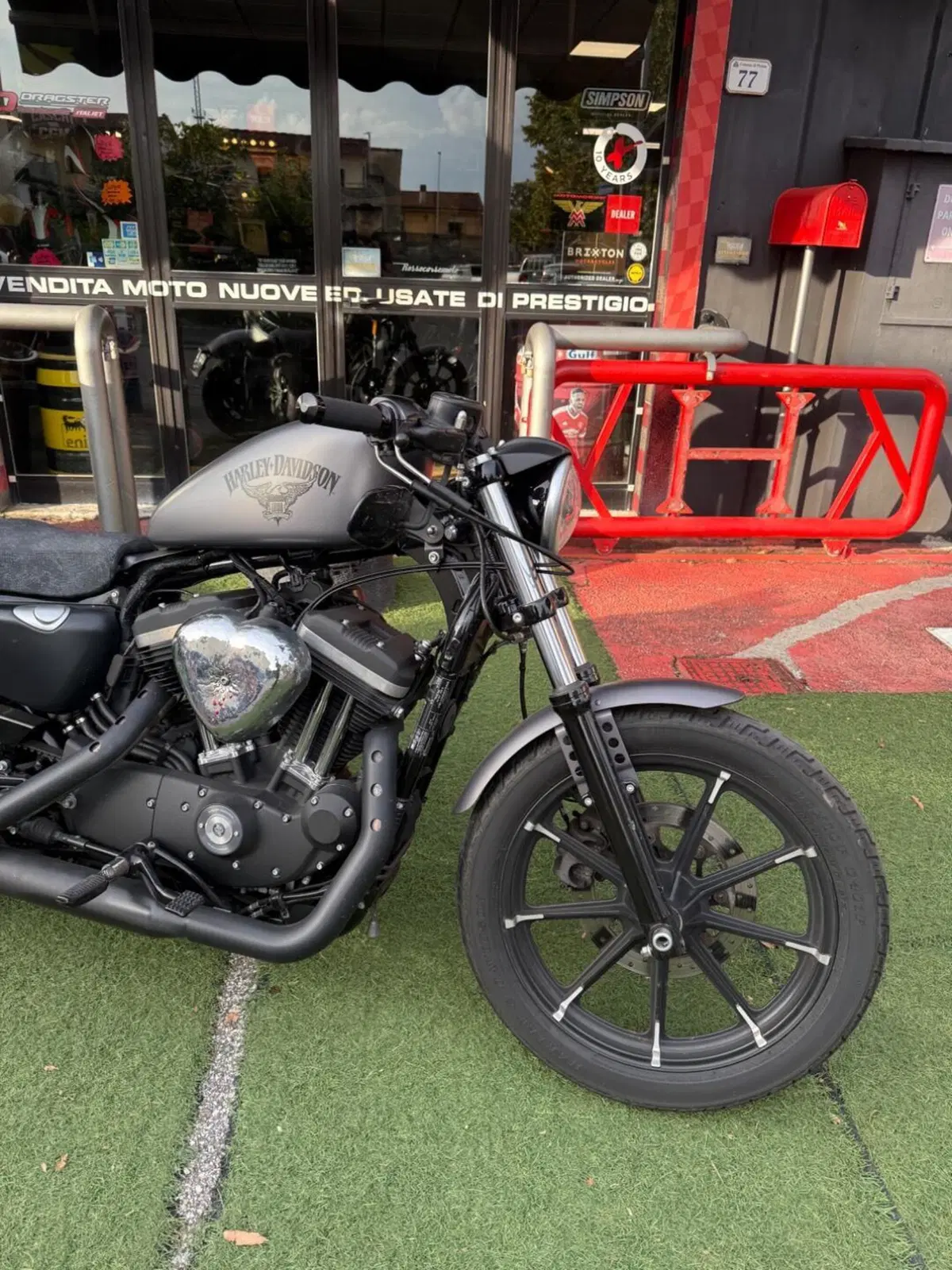 Harley-Davidson 883 Iron (2017 - 20) - XL 883N (8)