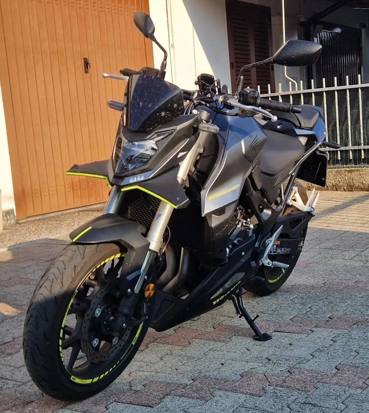 Honda CB 750 Hornet (2023 - 24) (3)