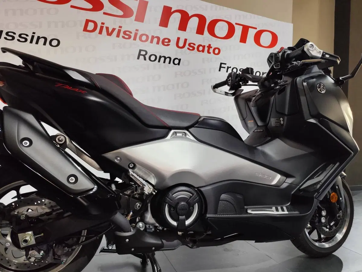 Yamaha T-Max 560 25th Anniversary (2026) (2)
