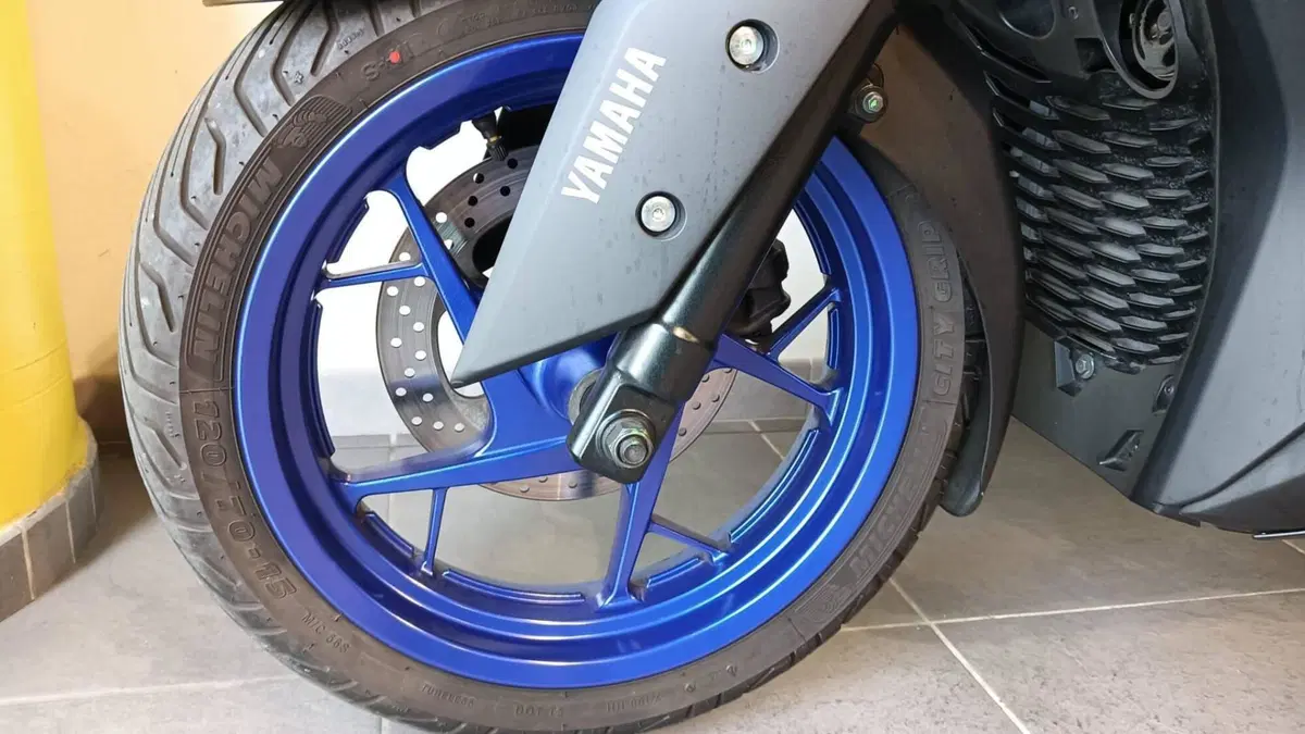 Yamaha X-Max 300 (2021 - 24) (11)