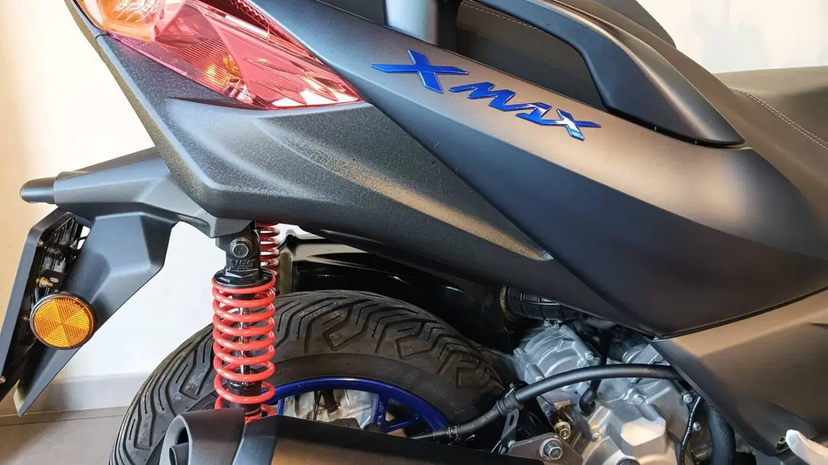 Yamaha X-Max 300 (2021 - 24) (7)