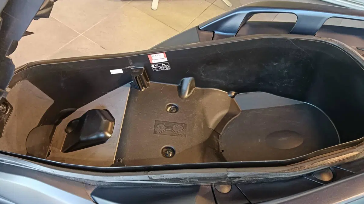 Yamaha X-Max 300 (2021 - 24) (9)