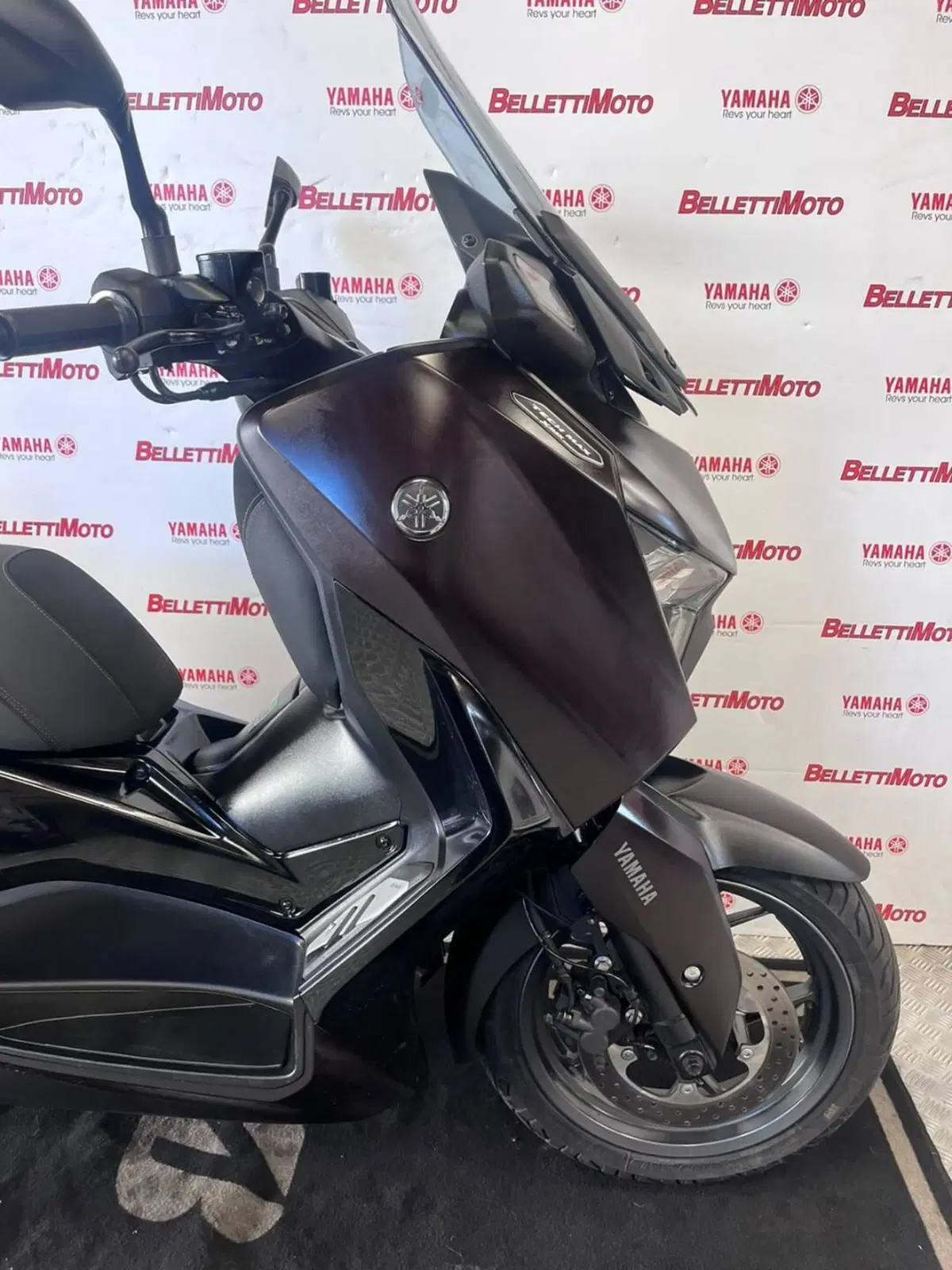 Yamaha X-Max 300 Tech Max (2021 - 24) (2)