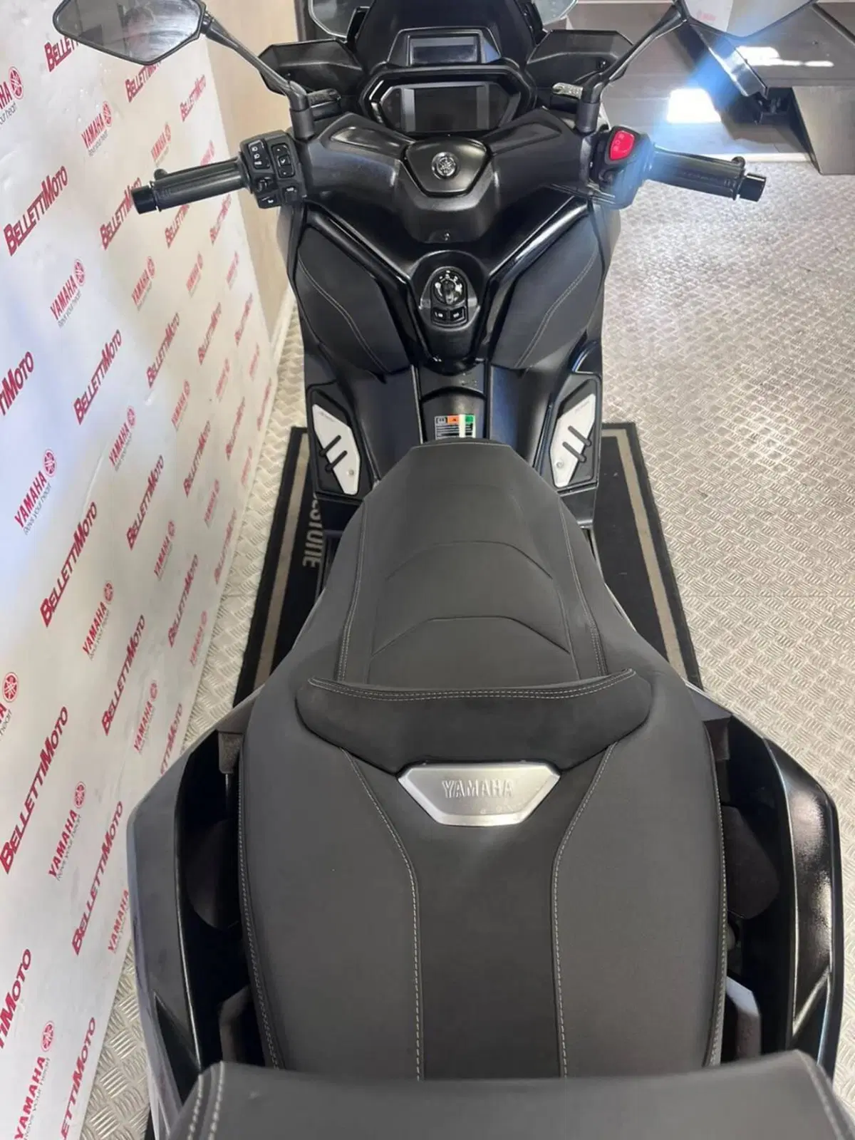Yamaha X-Max 300 Tech Max (2021 - 24) (7)