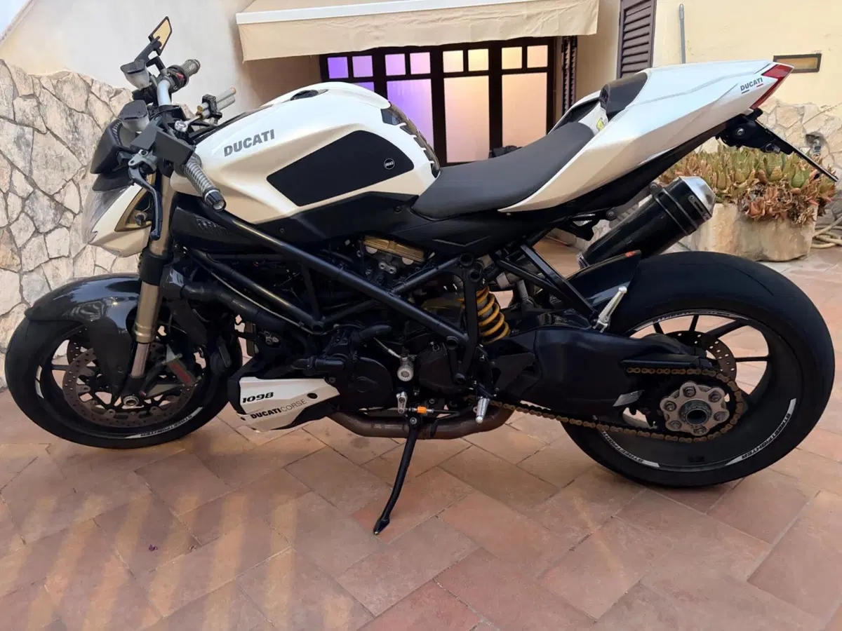 Ducati Streetfighter (2009 - 12) (2)