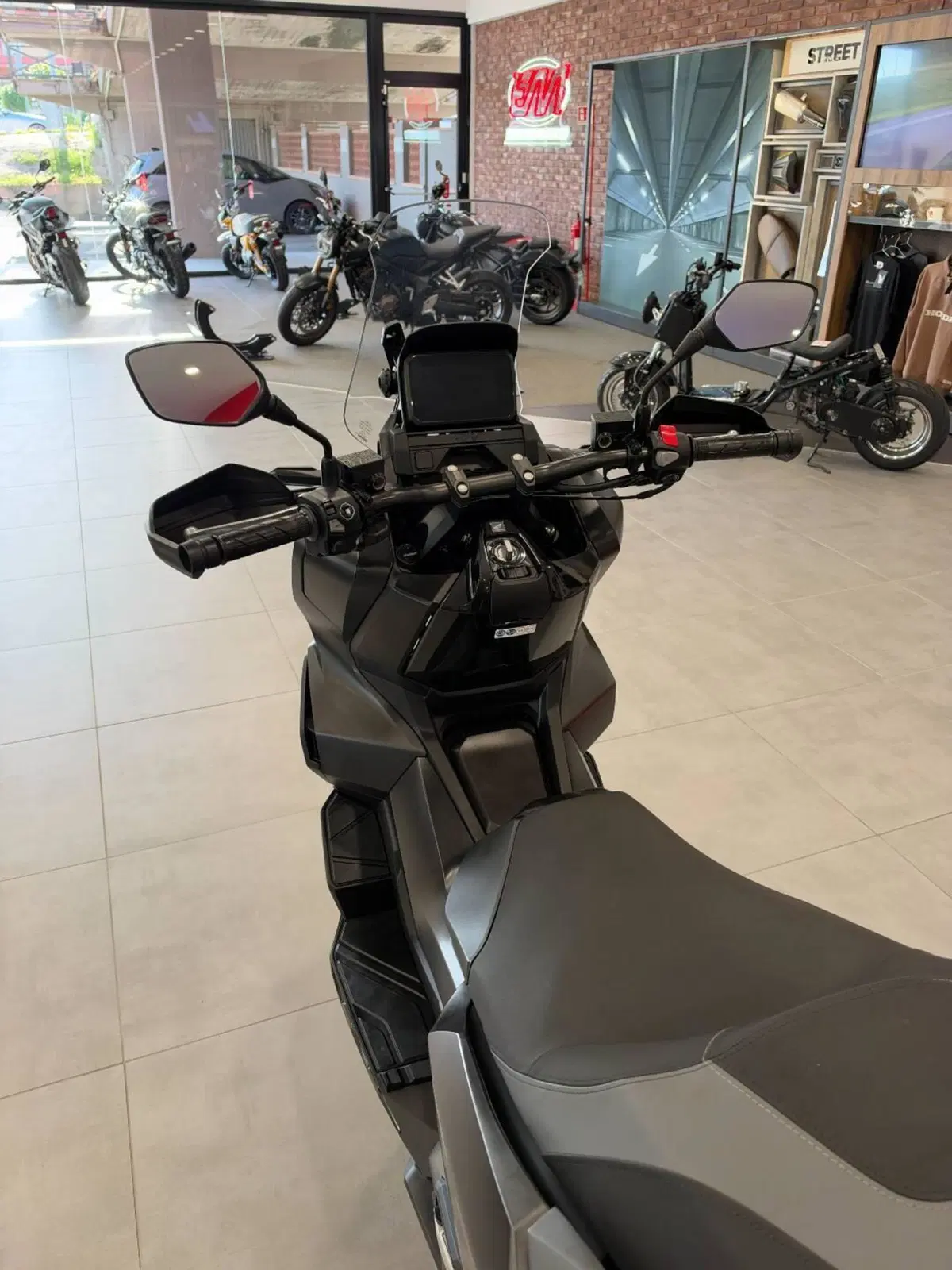 Honda ADV 350 Special Edition (2025 - 26) (9)
