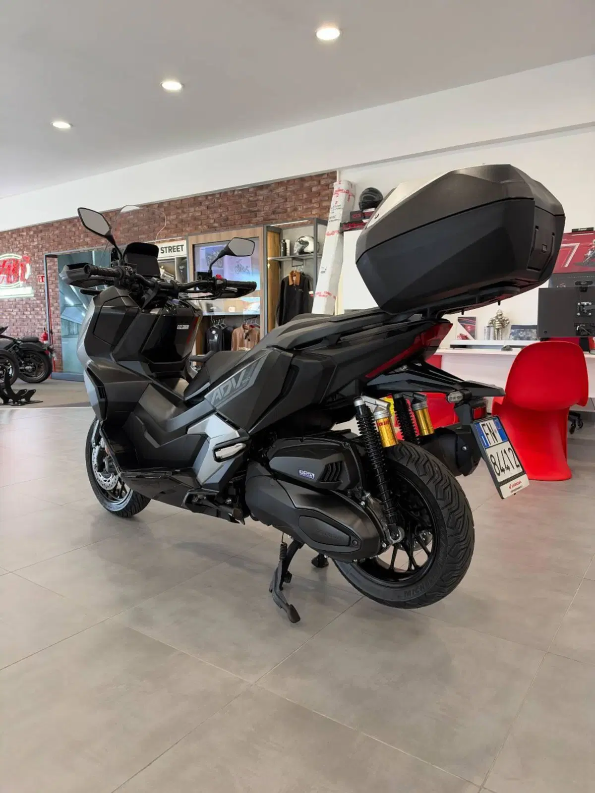 Honda ADV 350 Special Edition (2025 - 26) (4)