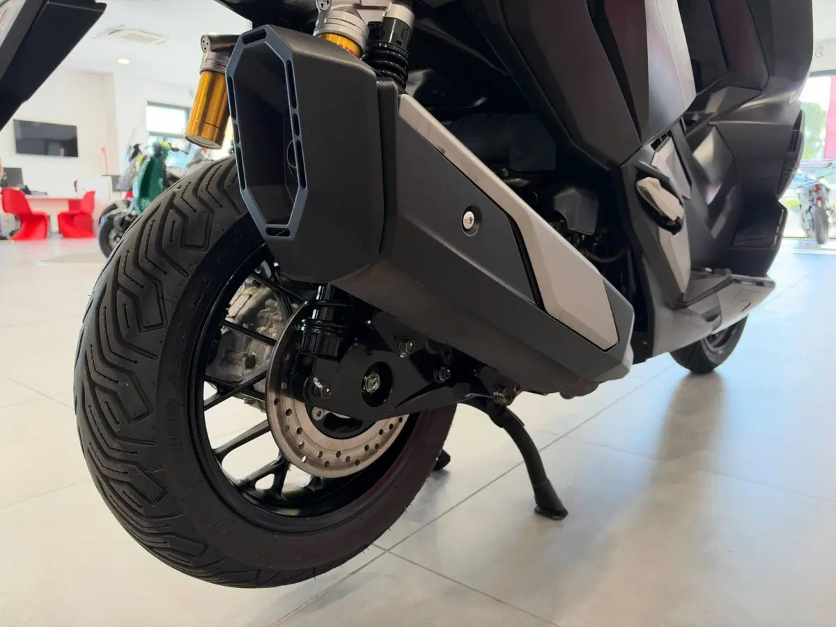 Honda ADV 350 Special Edition (2025 - 26) (12)