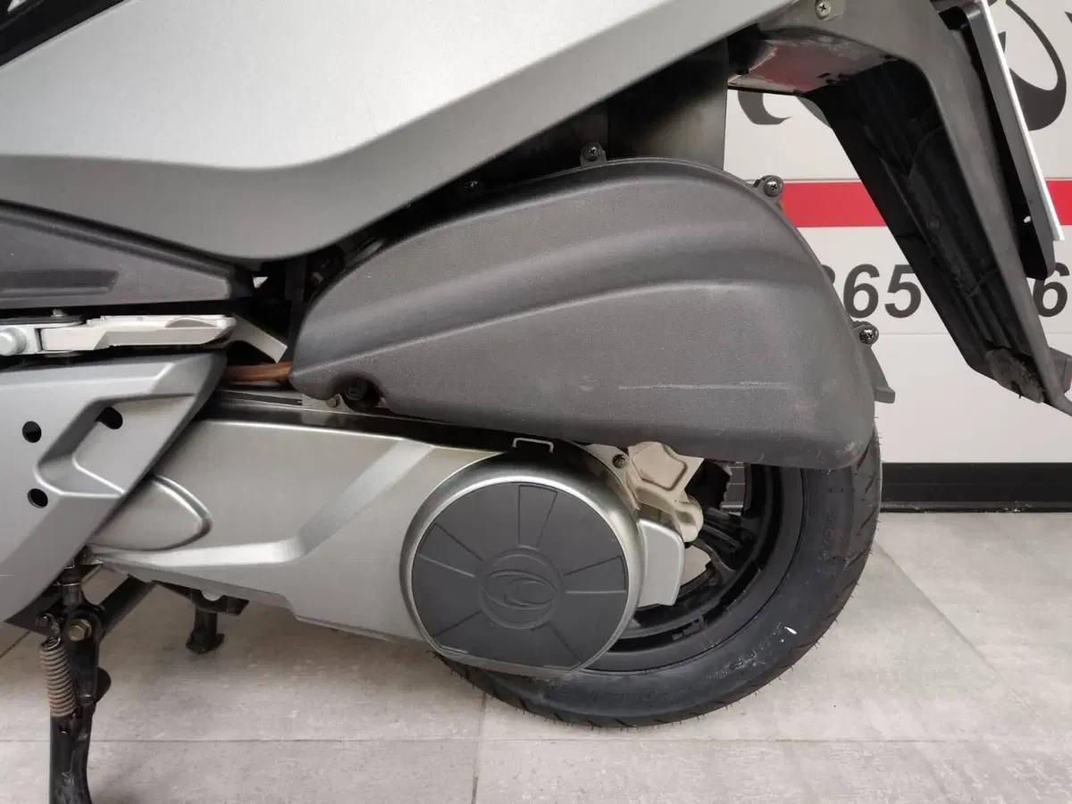 Kymco G-Dink 300i ABS (2020) (5)