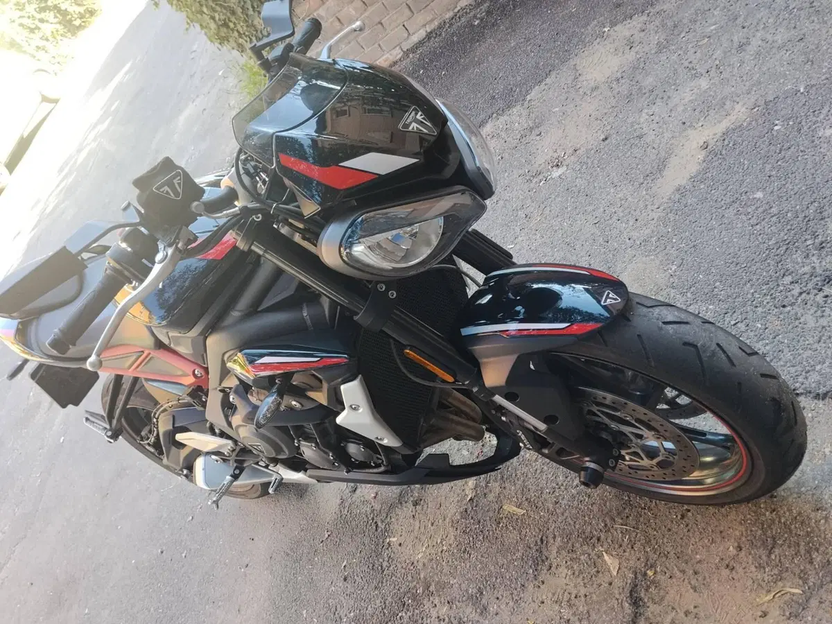 Triumph Street Triple R (2020 - 22) (5)