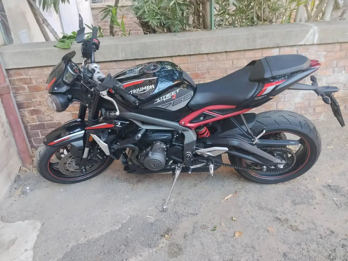 Triumph Street Triple R (2020 - 22) (6)