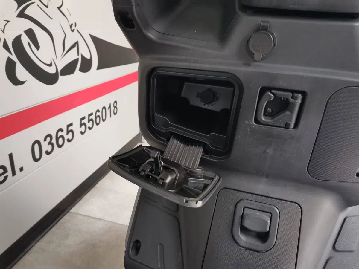 Kymco G-Dink 300i ABS (2020) (17)