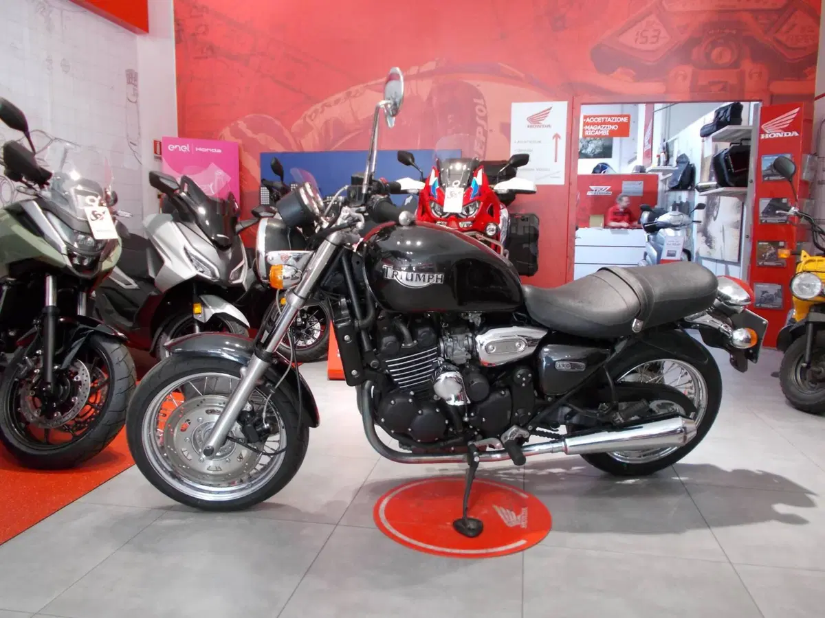 Triumph Legend TT 900 (1998 - 02)