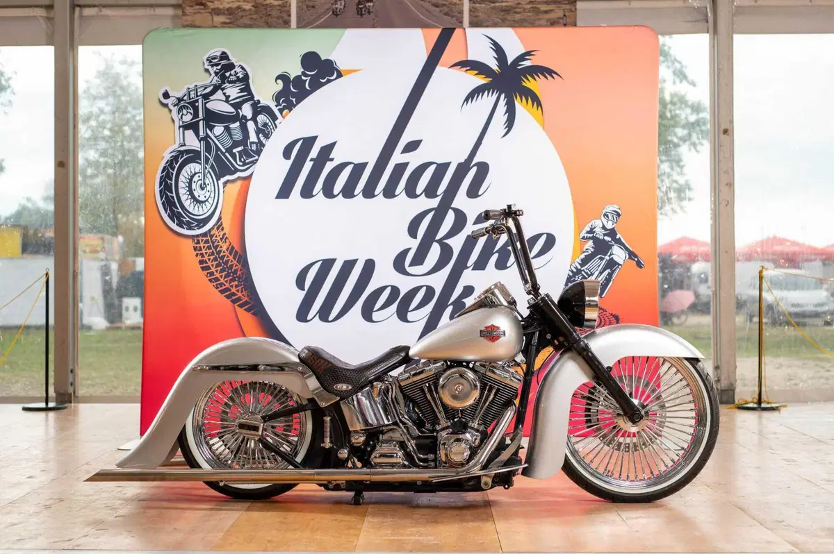 Italian Bike Week 2026: non solo Custom! Special, fuoristrada, viaggi e... auto vintage [VIDEO & GALLERY] (17)