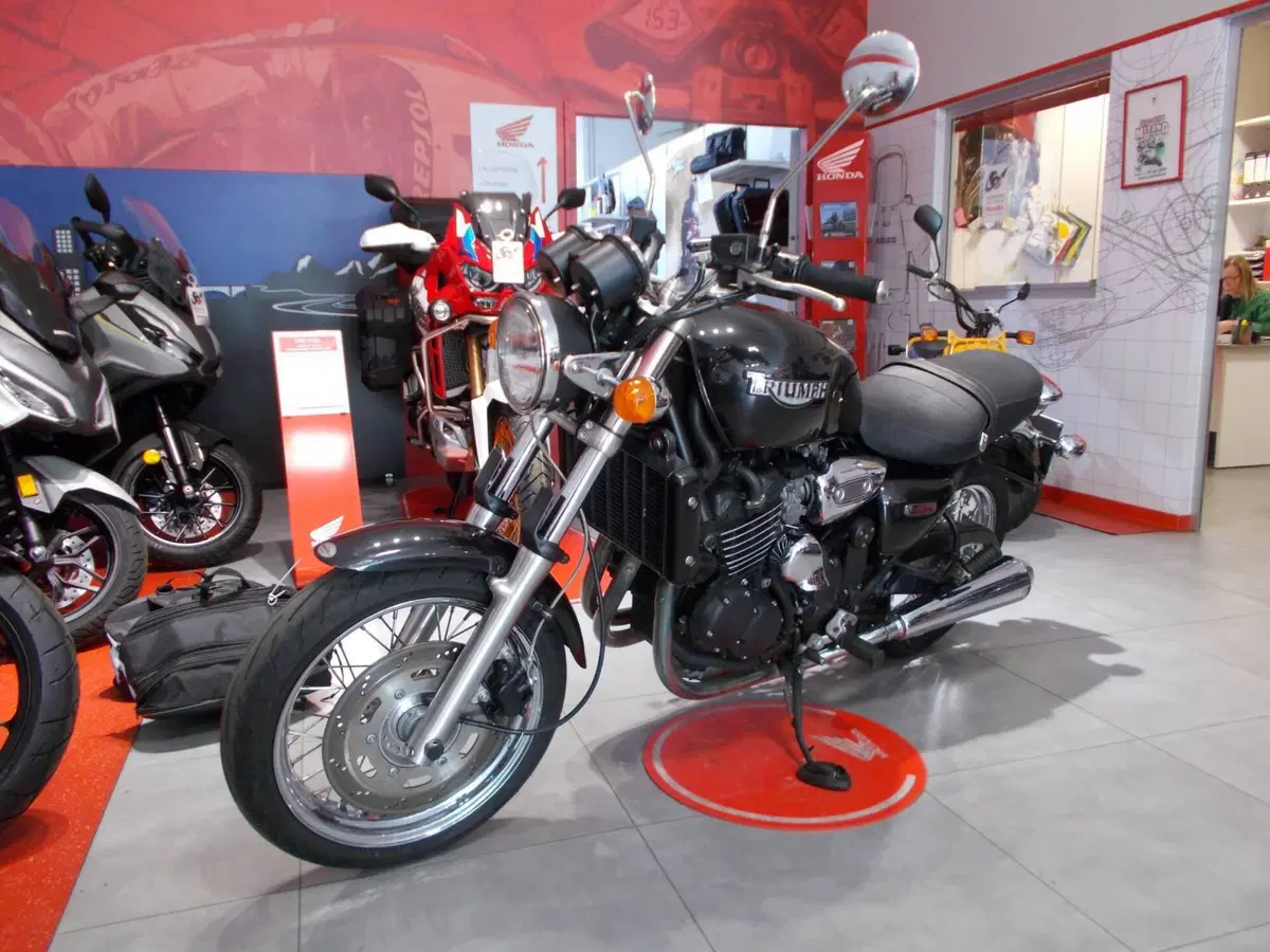 Triumph Legend TT 900 (1998 - 02) (13)